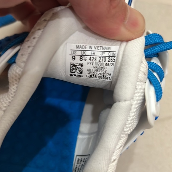 Barely used Adidas DNA x LEGO size 9 in Blue - Picture 4 of 8